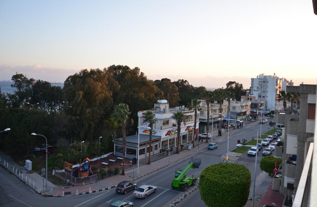 Pebble Beach Holiday Apartments Limassol Exterior foto